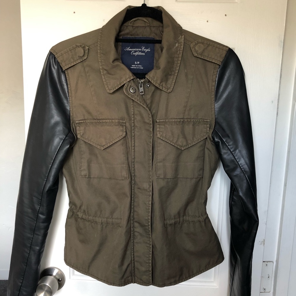 Light Fall/Spring Utility Jacket! - image 2